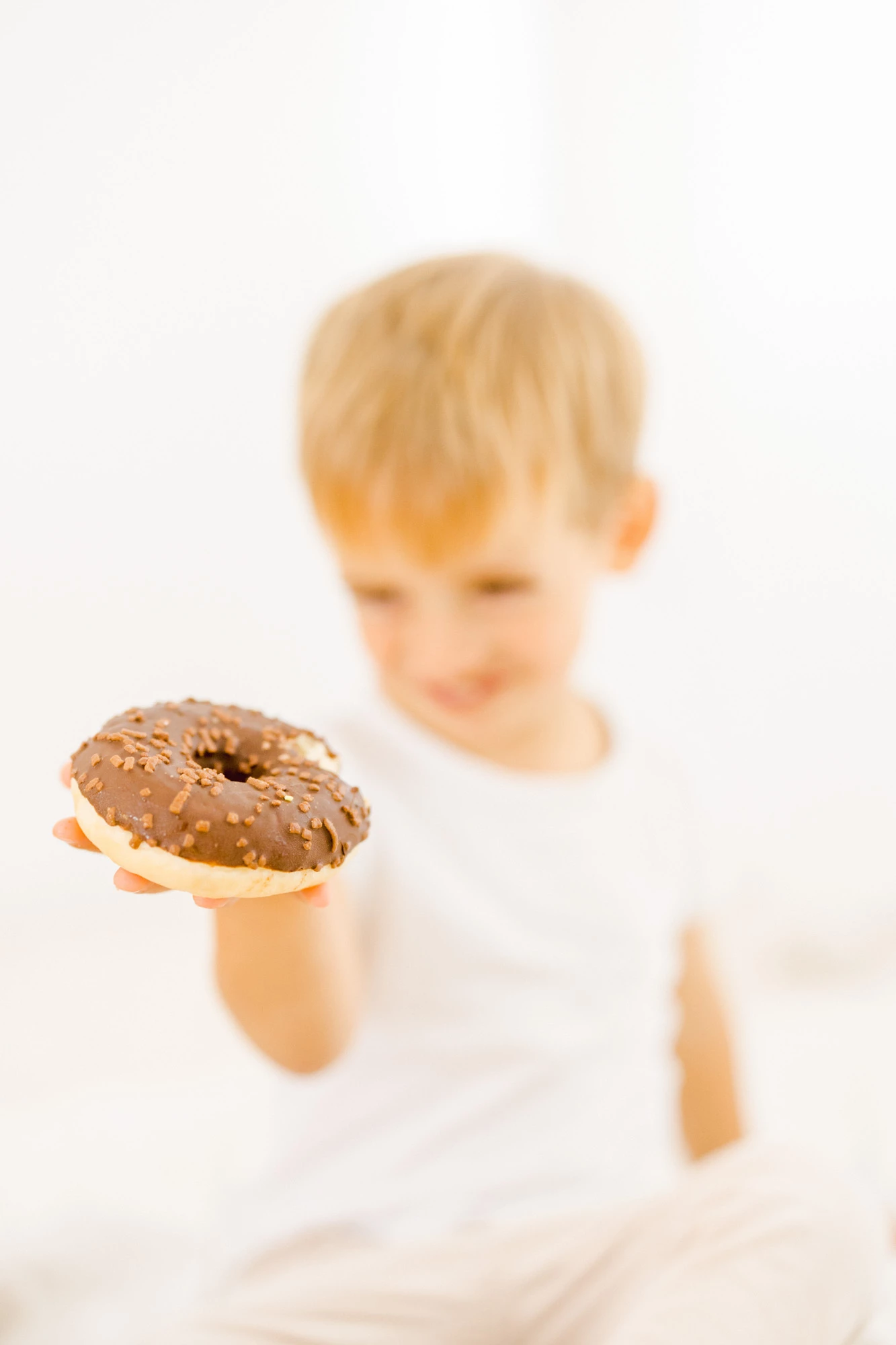 donut enfant nourriture beige orange